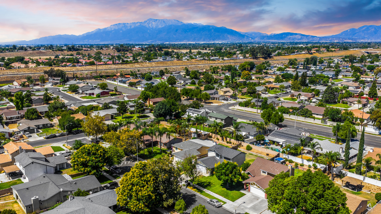 1063 W Long Beach Dr, Colton CA: 