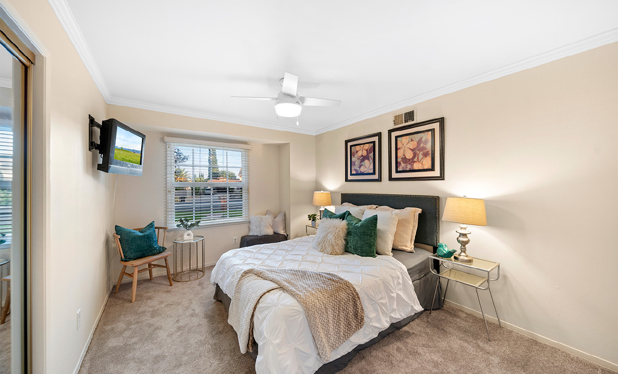 2207 Calle Ultimo, Fullerton CA: 