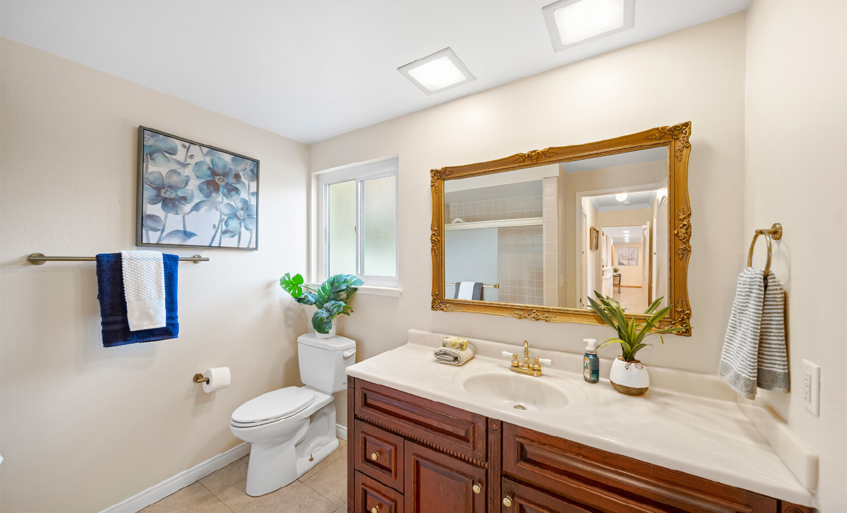 2207 Calle Ultimo, Fullerton CA: 