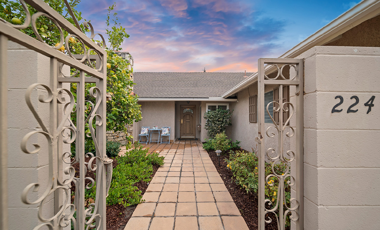 224 W Crystal View Ave, Orange CA: 