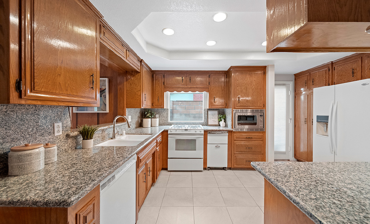 224 W Crystal View Ave, Orange CA: 