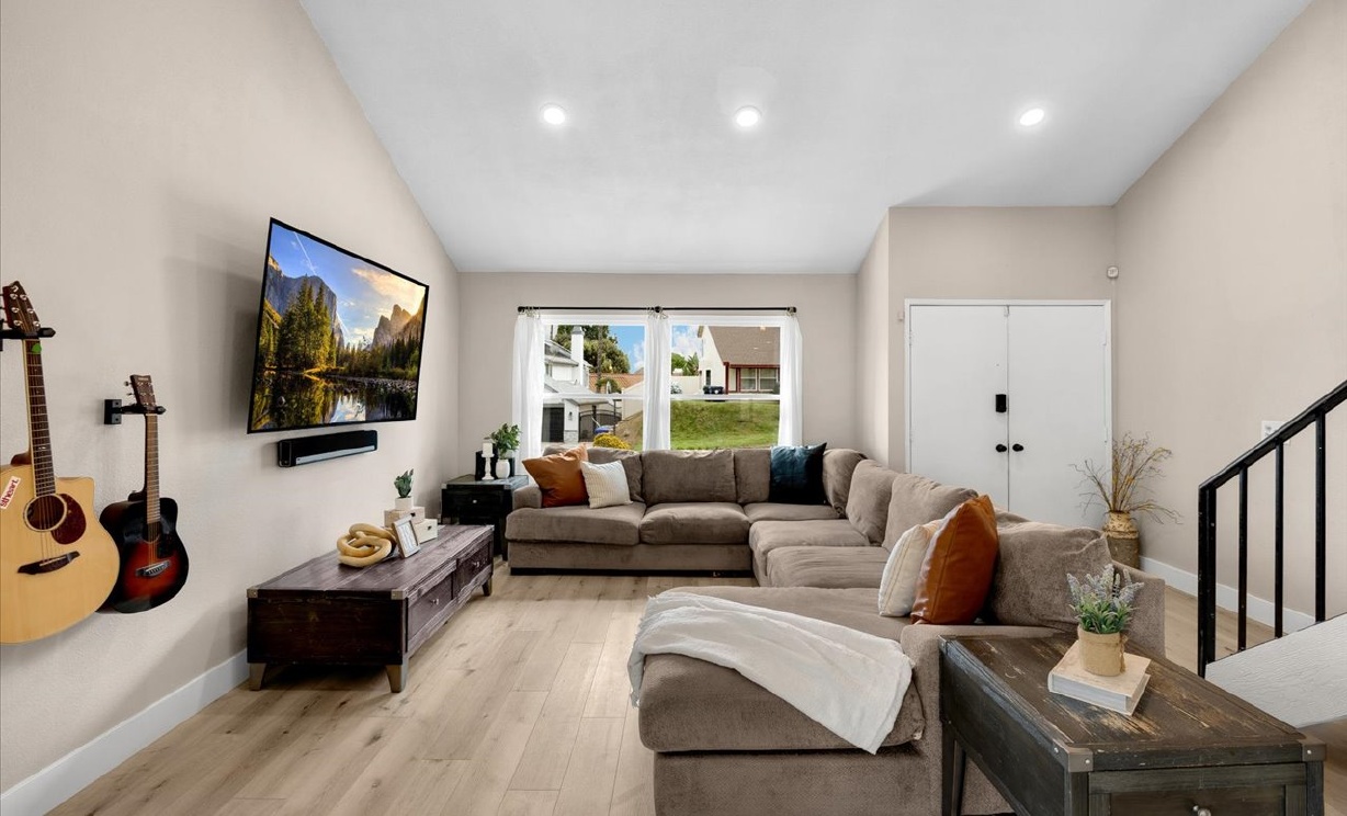 8229 Whispering Tree Drive, Jurupa Valley CA: 