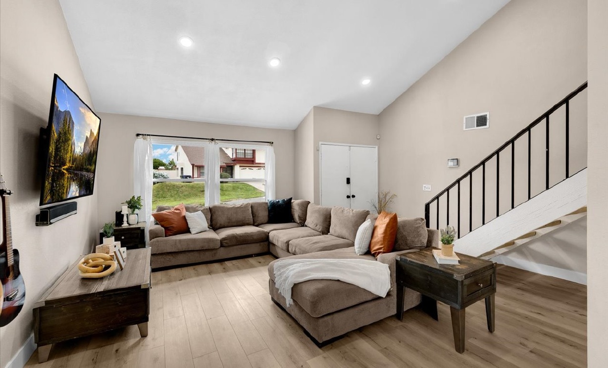 8229 Whispering Tree Drive, Jurupa Valley CA: 