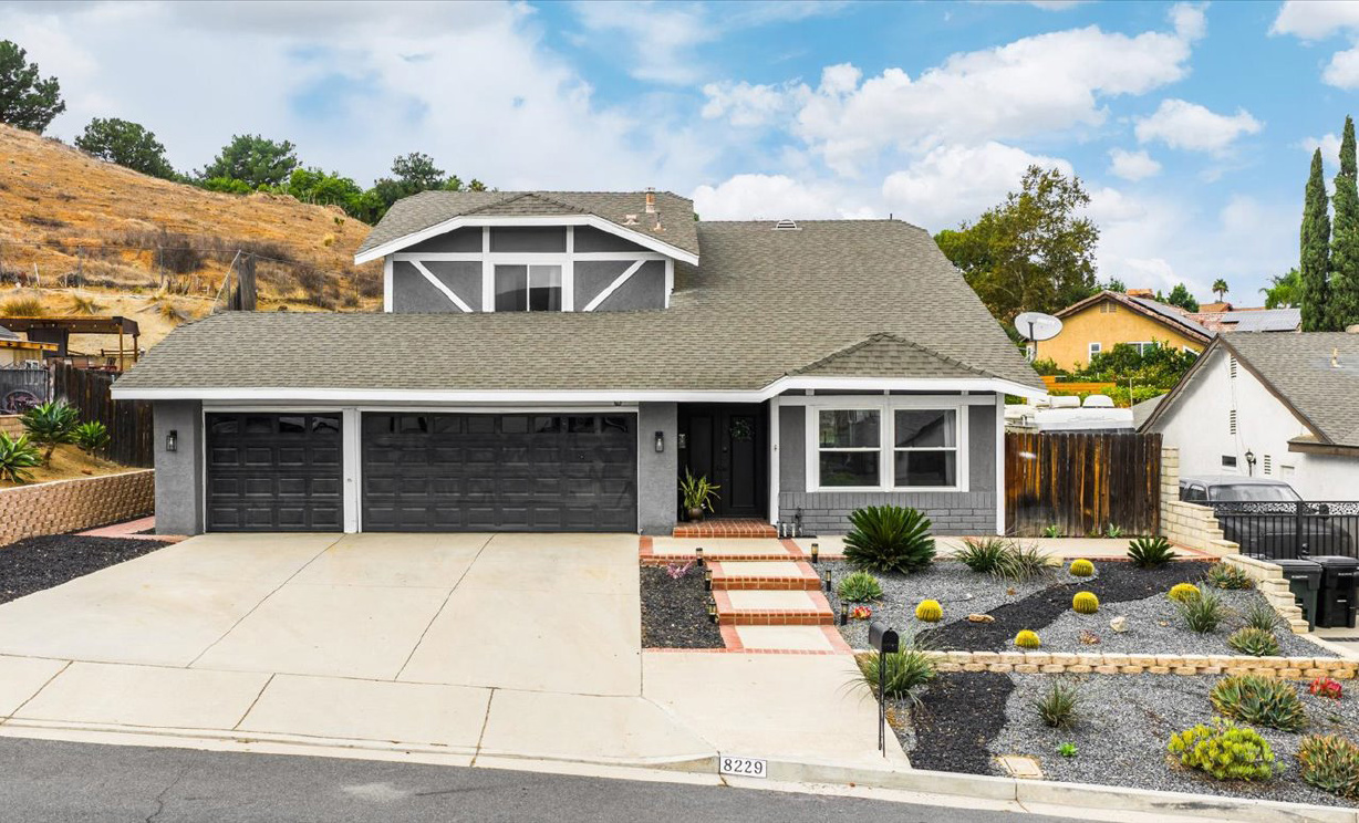 8229 Whispering Tree Drive, Jurupa Valley CA: 