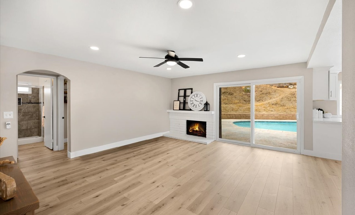 8229 Whispering Tree Drive, Jurupa Valley CA: 