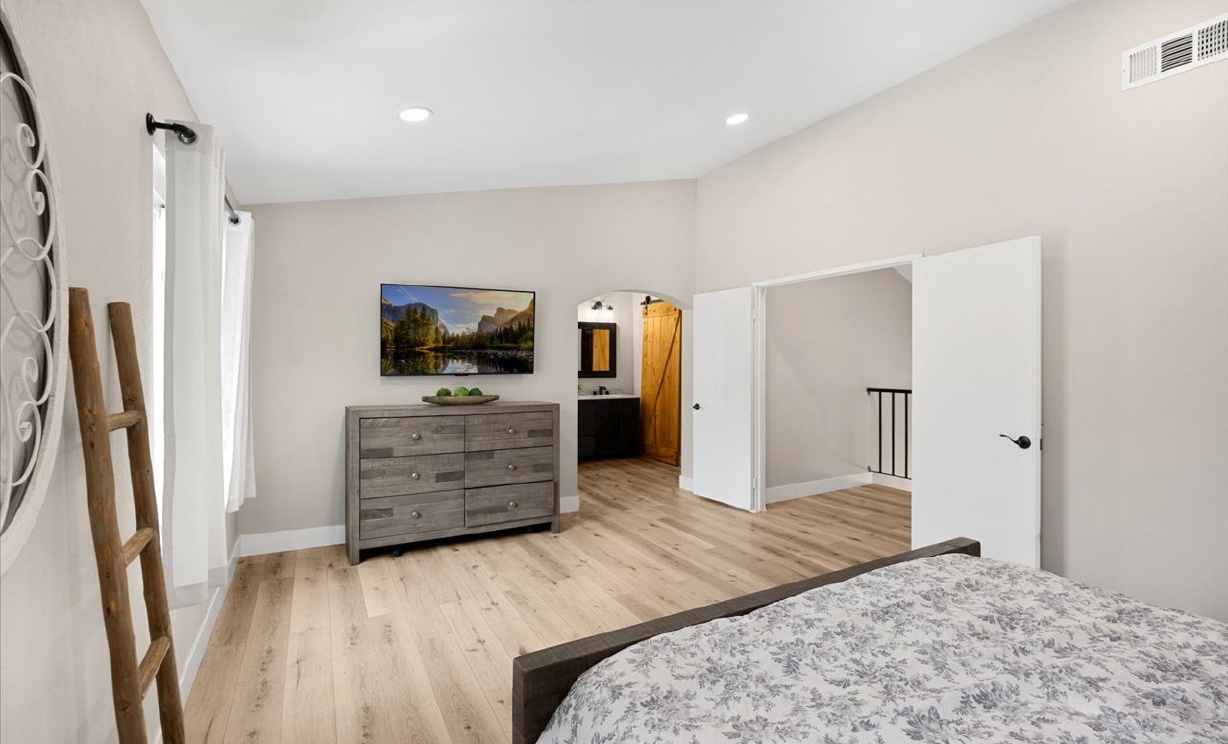 8229 Whispering Tree Drive, Jurupa Valley CA: 