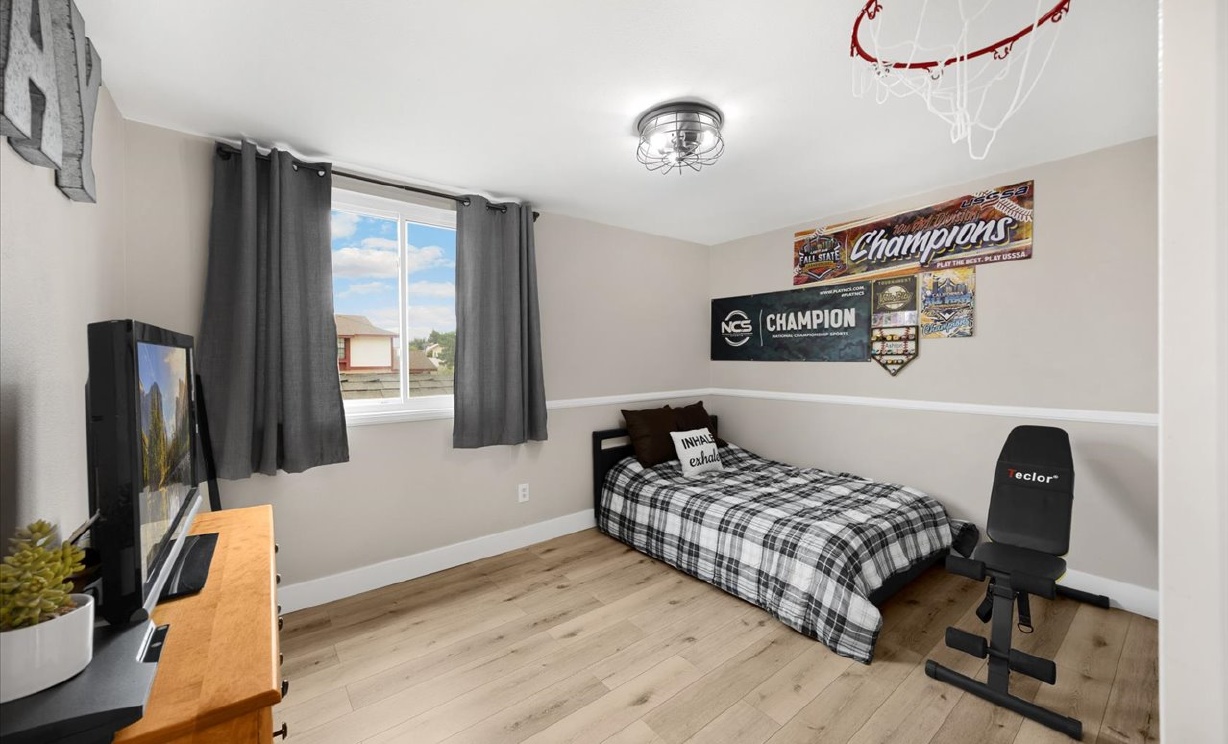 8229 Whispering Tree Drive, Jurupa Valley CA: 