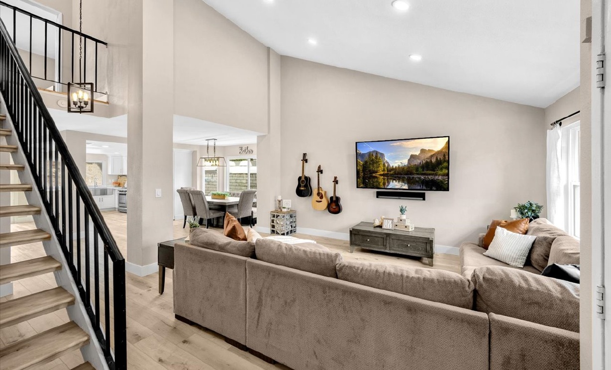 8229 Whispering Tree Drive, Jurupa Valley CA: 