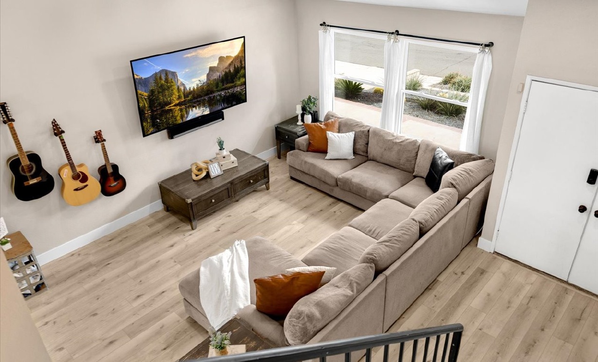 8229 Whispering Tree Drive, Jurupa Valley CA: 