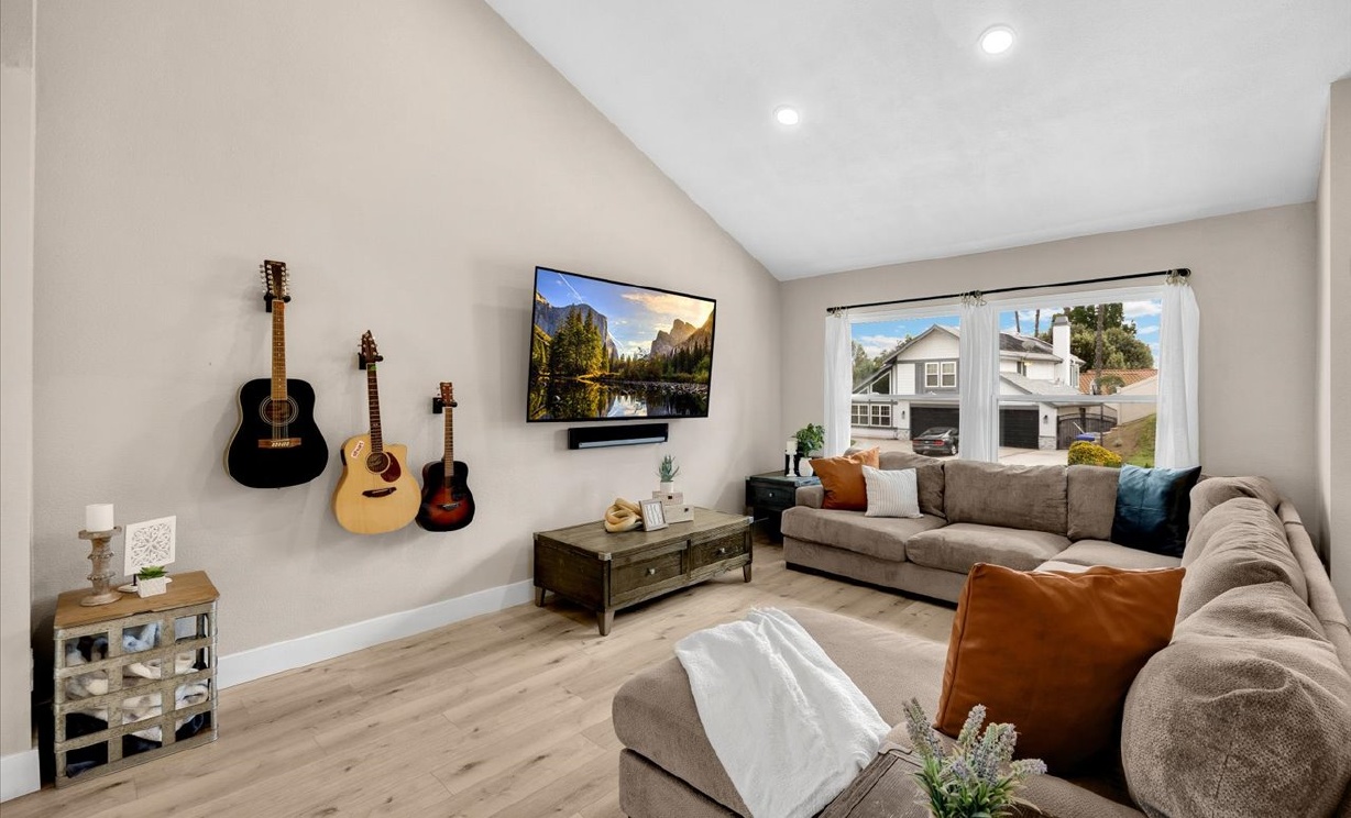8229 Whispering Tree Drive, Jurupa Valley CA: 