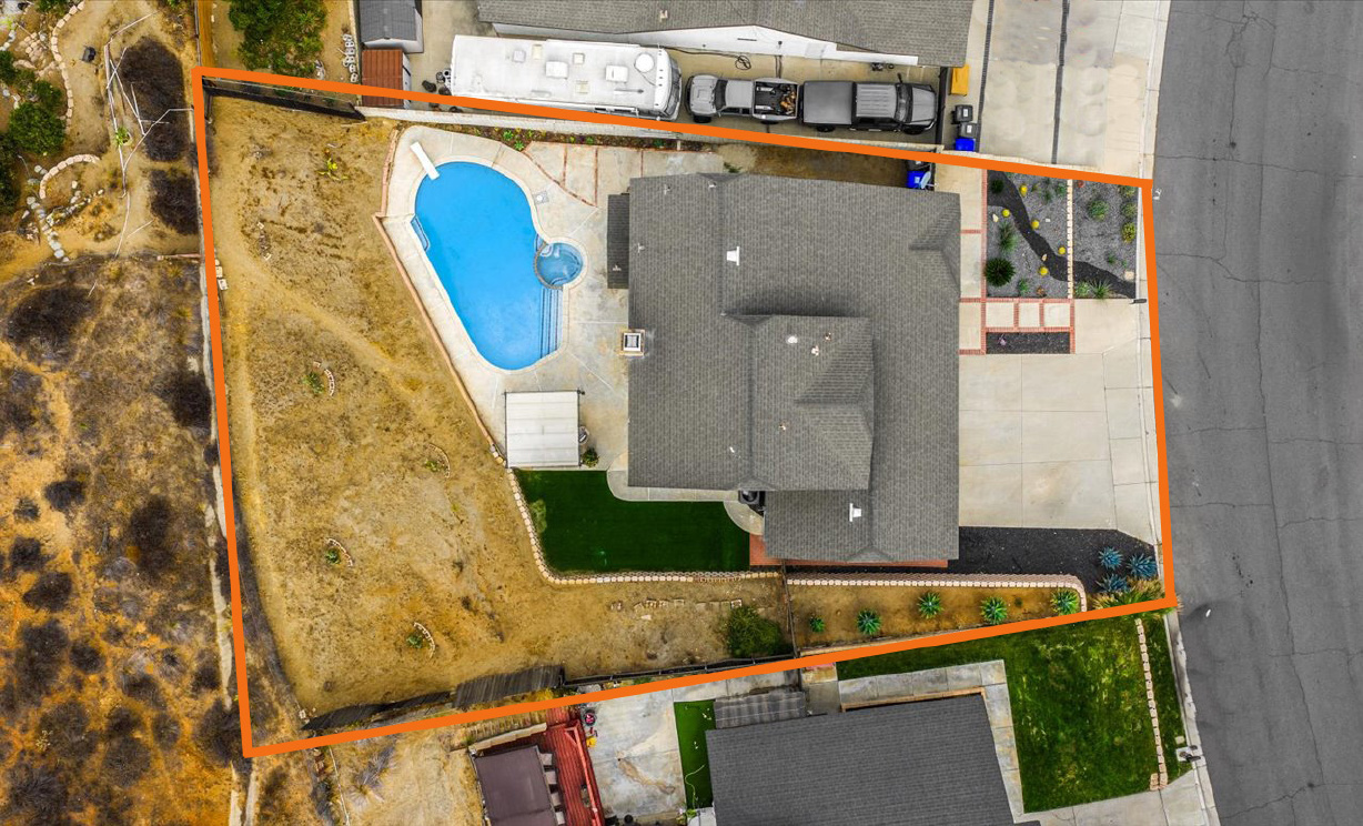8229 Whispering Tree Drive, Jurupa Valley CA: 