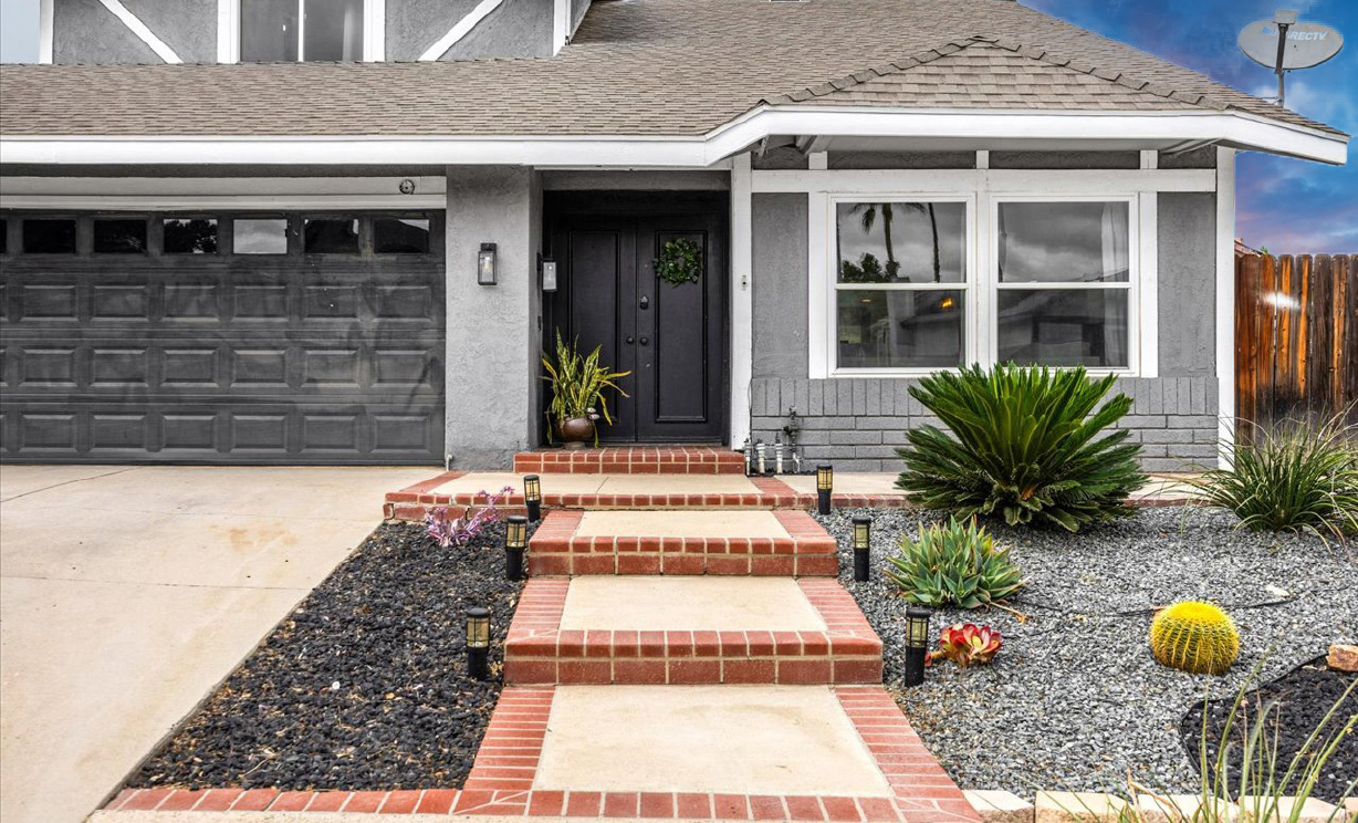 8229 Whispering Tree Drive, Jurupa Valley CA: 