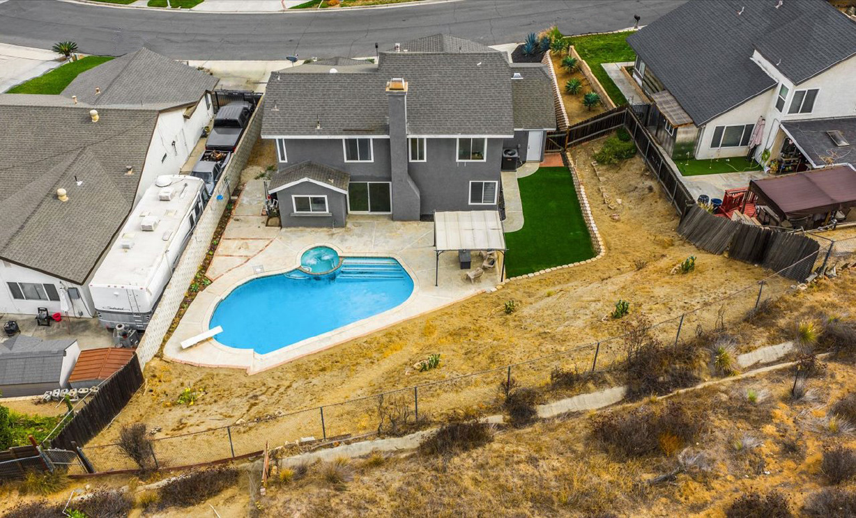 8229 Whispering Tree Drive, Jurupa Valley CA: 