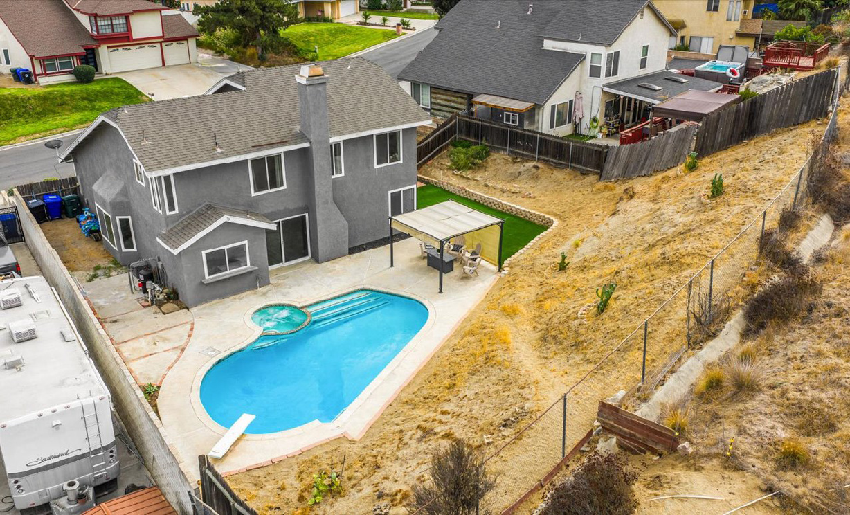 8229 Whispering Tree Drive, Jurupa Valley CA: 