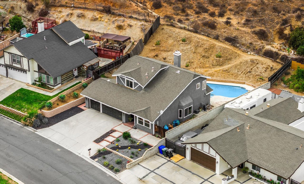 8229 Whispering Tree Drive, Jurupa Valley CA: 