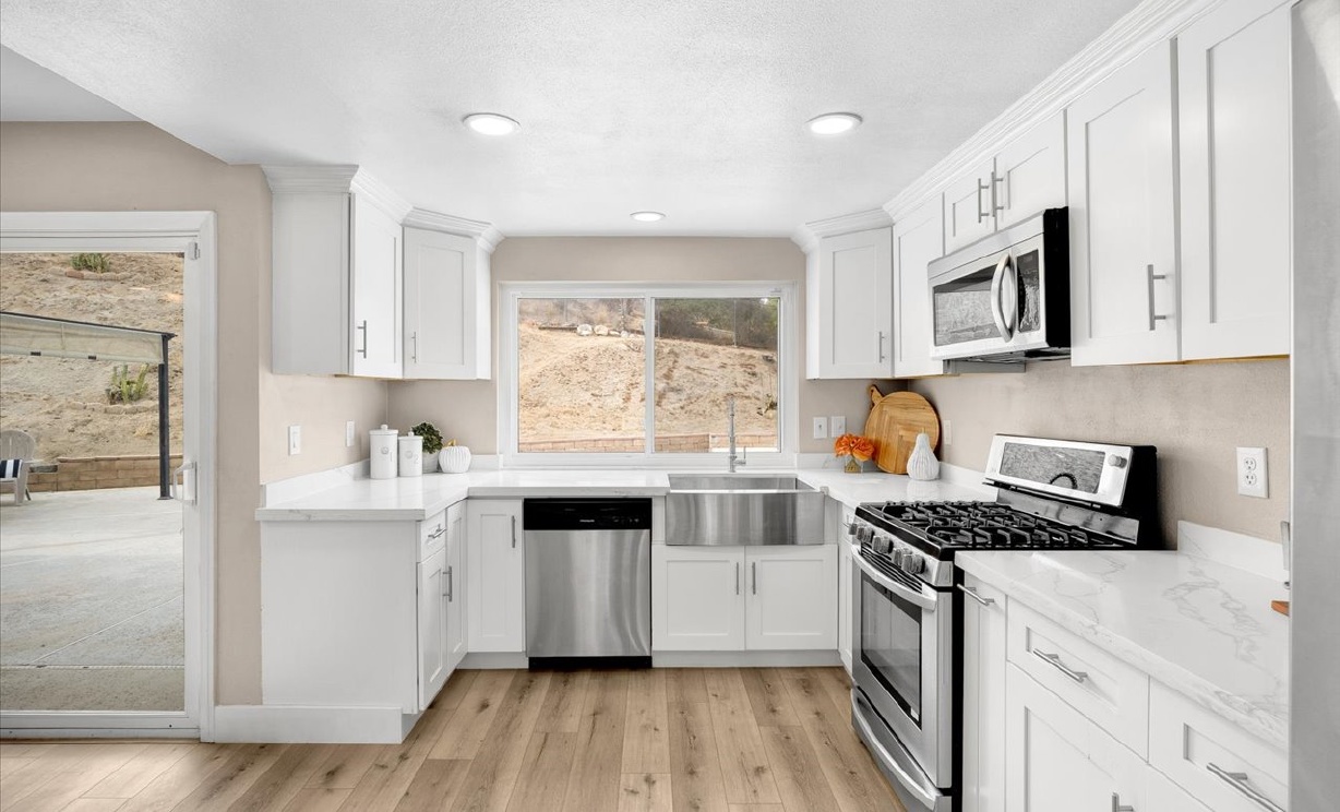 8229 Whispering Tree Drive, Jurupa Valley CA: 