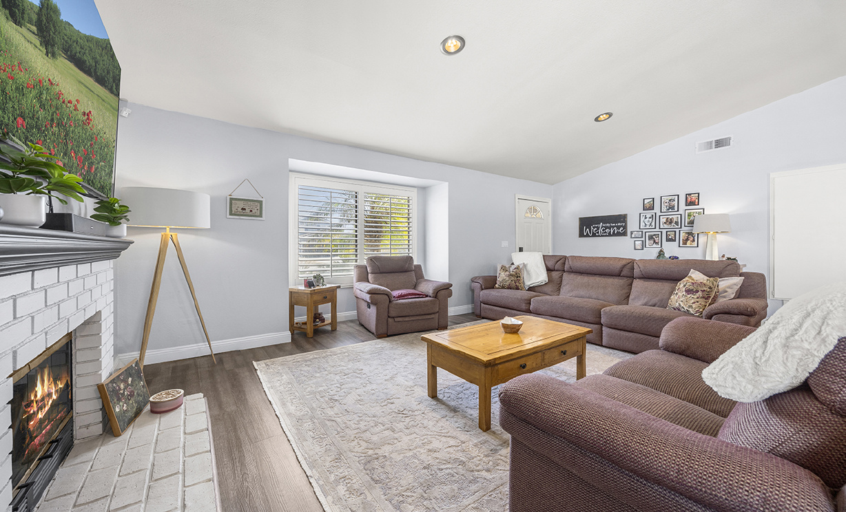 1124 N Sandalwood Avenue, Rialto CA: