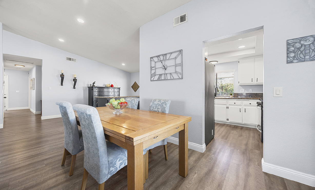 1124 N Sandalwood Avenue, Rialto CA: