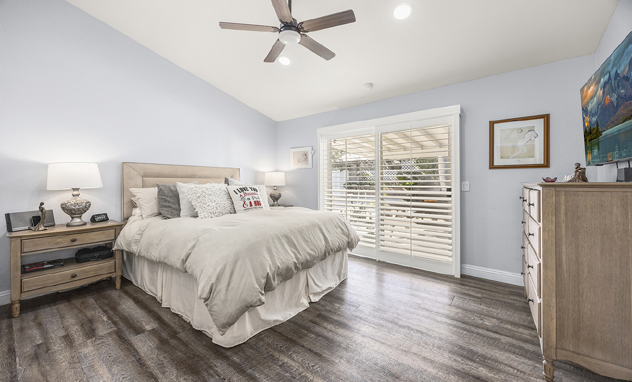 1124 N Sandalwood Avenue, Rialto CA: