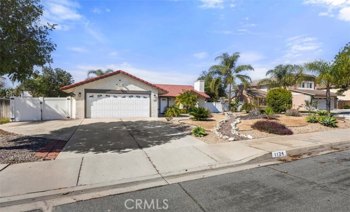 1124 N Sandalwood, Rialto CA: 