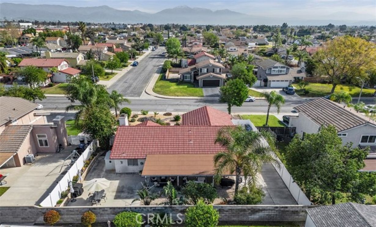 1124 N Sandalwood, Rialto CA: 