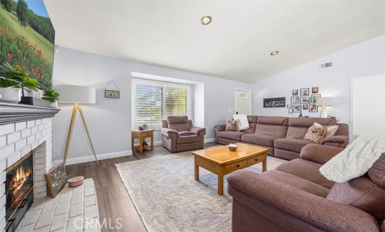 1124 N Sandalwood, Rialto CA: 