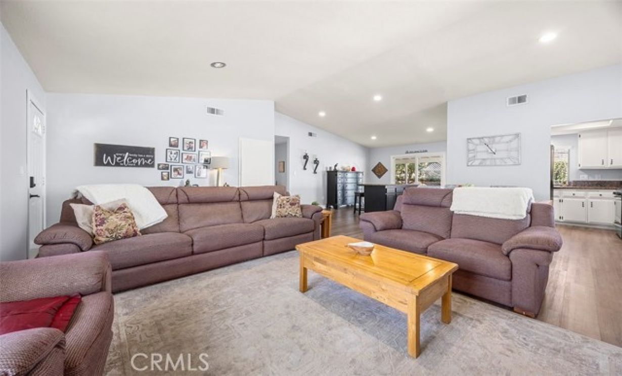 1124 N Sandalwood, Rialto CA: 