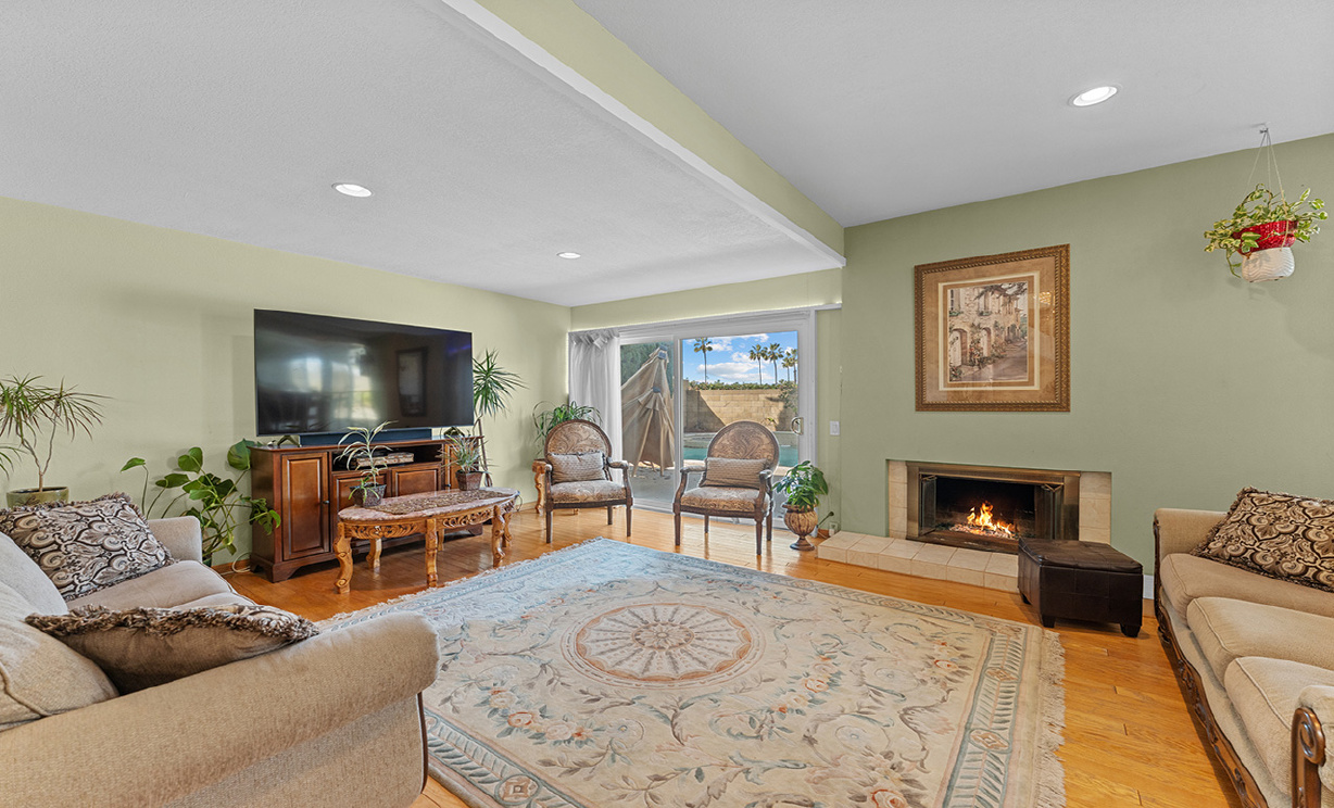 24621 Artemia Ave, Mission Viejo CA: 