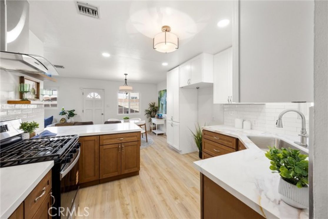 626 S Corta, Santa Ana CA: 