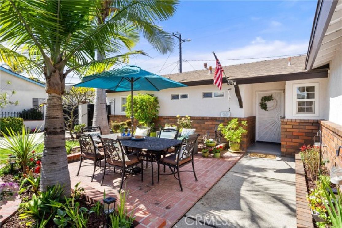 626 S Corta, Santa Ana CA: 