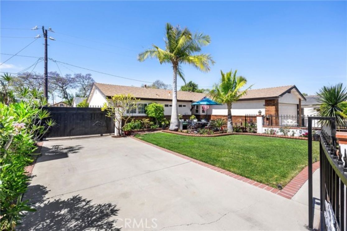 626 S Corta, Santa Ana CA: 