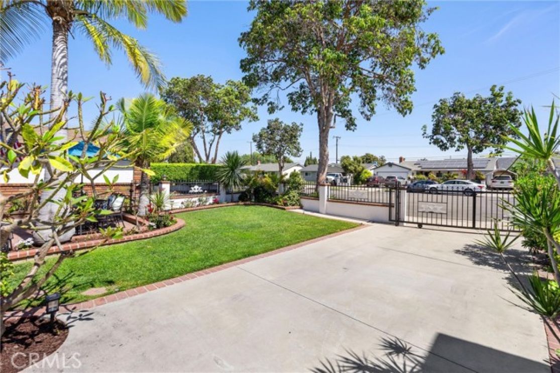 626 S Corta, Santa Ana CA: 