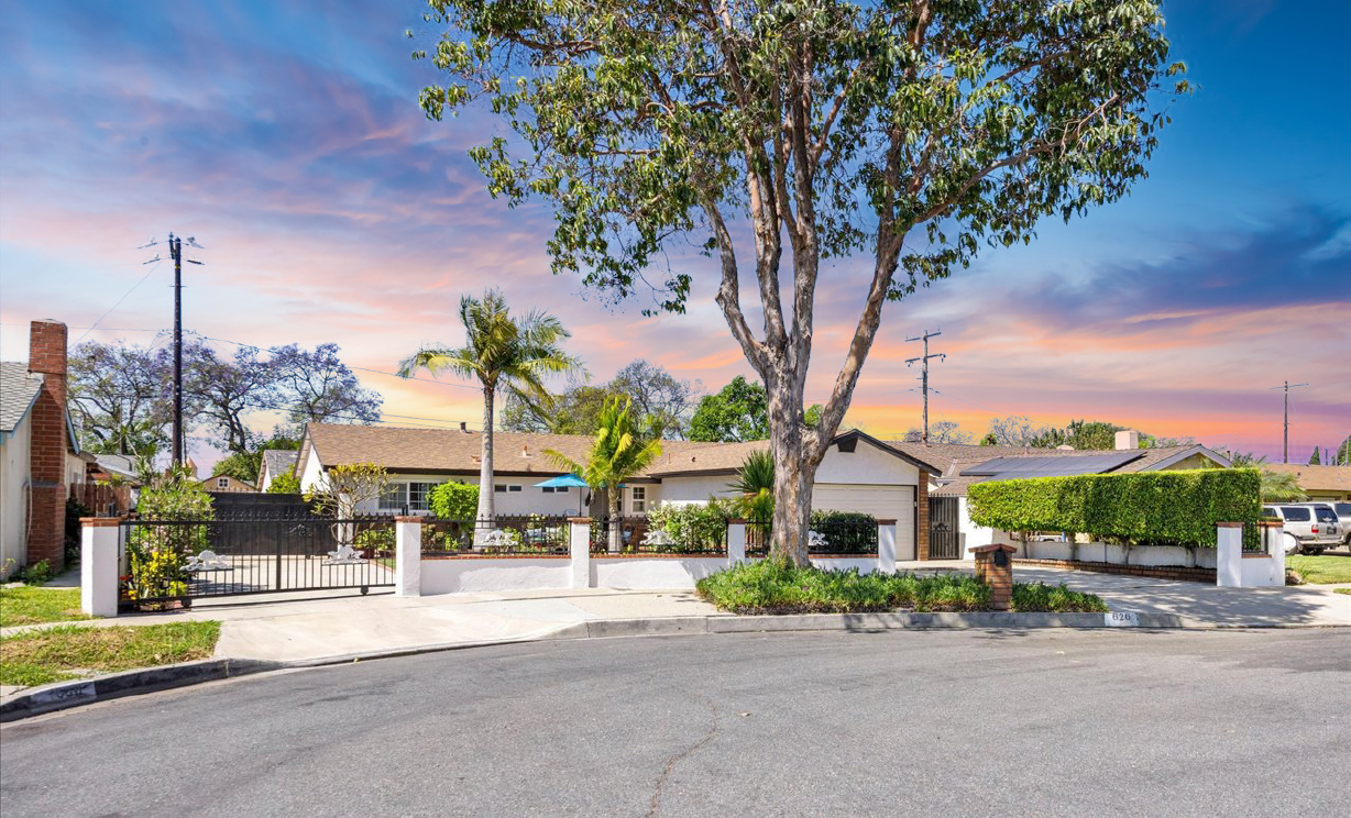 626 S Corta, Santa Ana CA: 