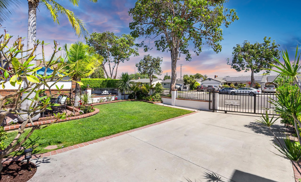 626 S Corta, Santa Ana CA: 