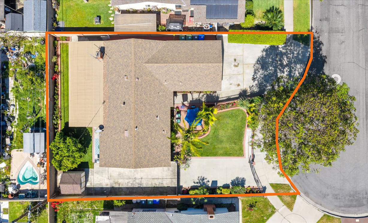 626 S Corta, Santa Ana CA: 