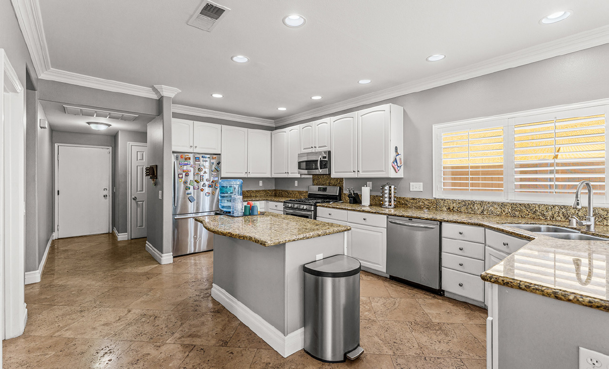 2843 S Buena Vista, Corona CA: 