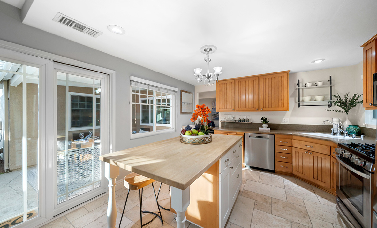 8481 E Foothill St, Anaheim Hills CA: 