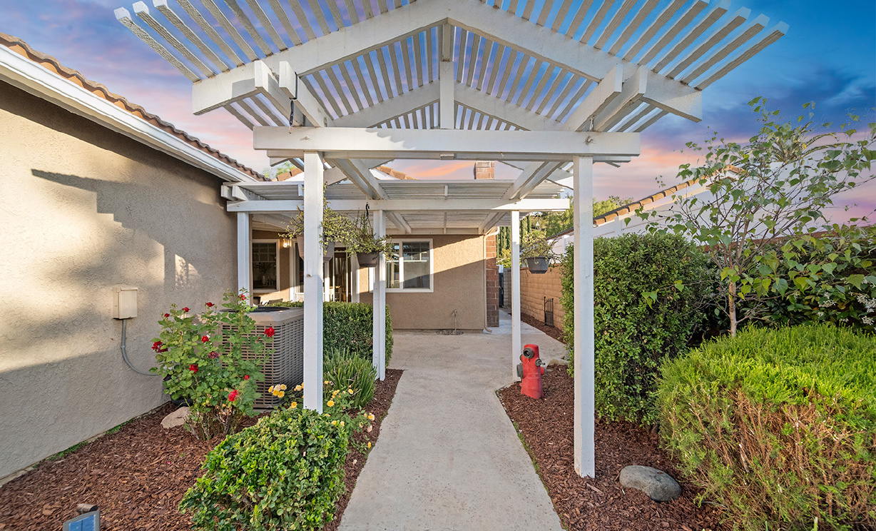 8481 E Foothill St, Anaheim Hills CA: 