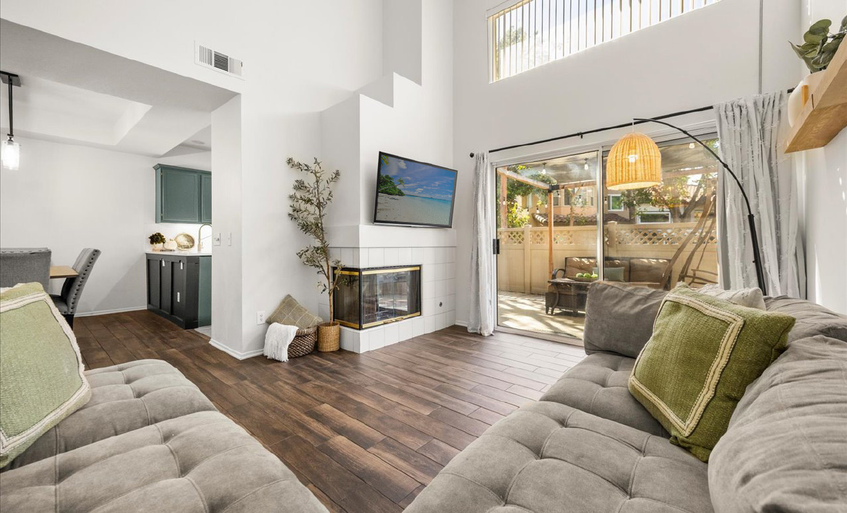 13077 Via Salvia, Riverside CA: