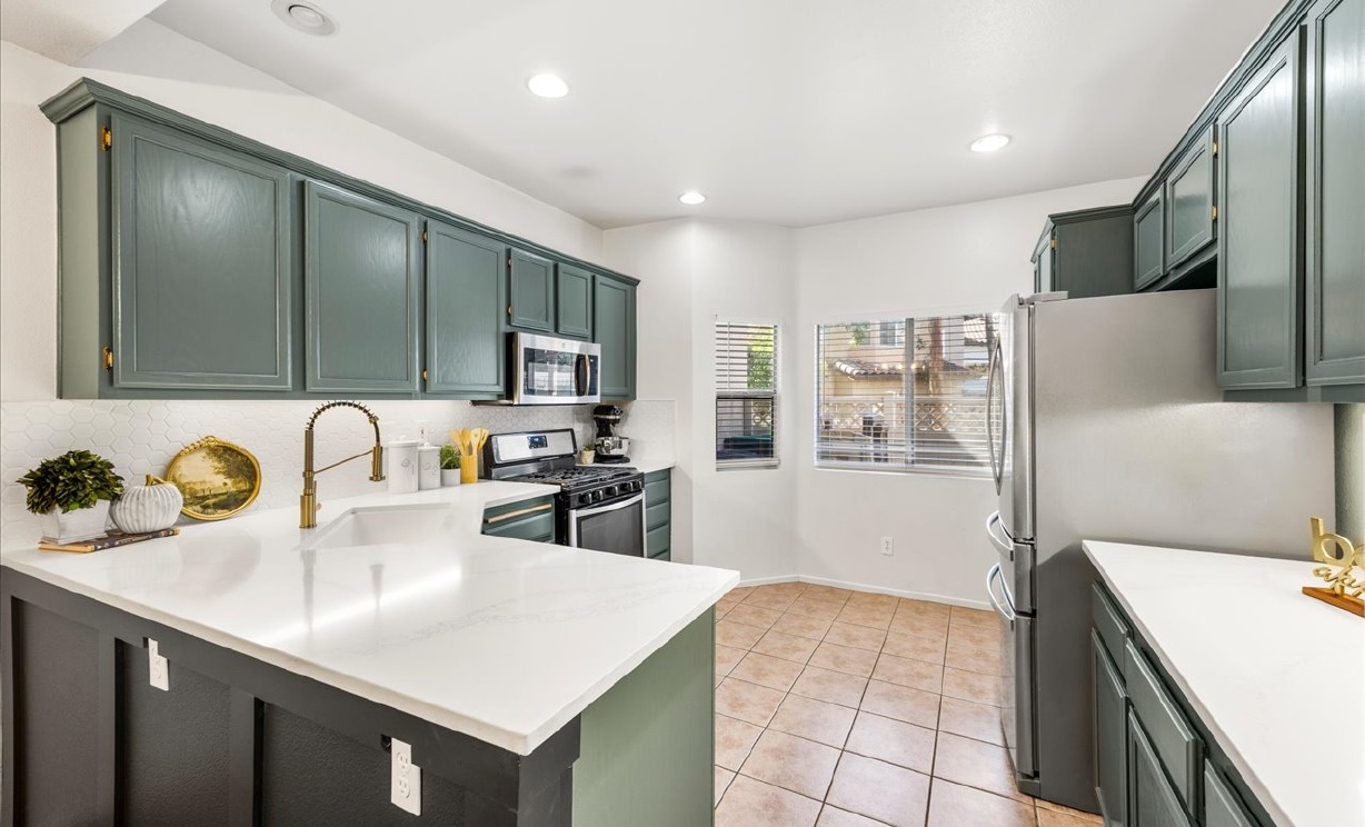 13077 Via Salvia, Riverside CA: