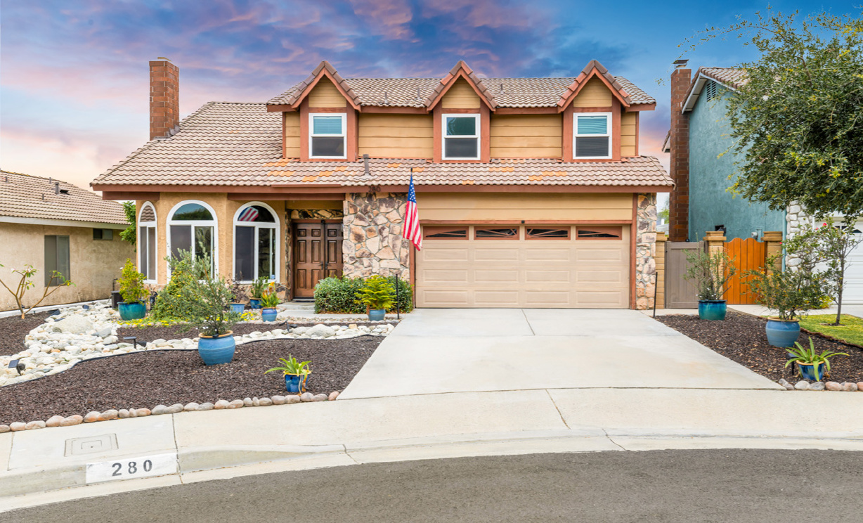 280 S Brookside Court, Anaheim Hills CA: 