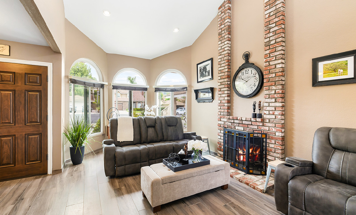 280 S Brookside Court, Anaheim Hills CA: 