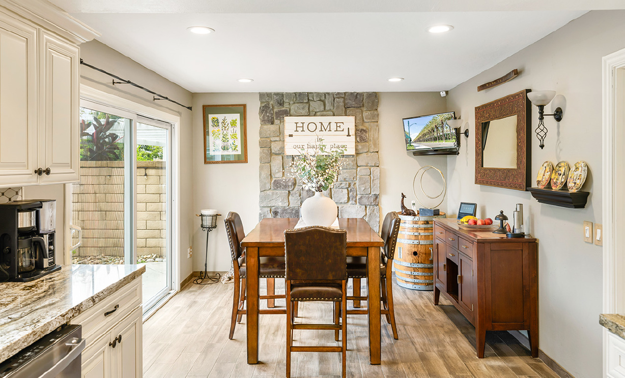 280 S Brookside Court, Anaheim Hills CA: 