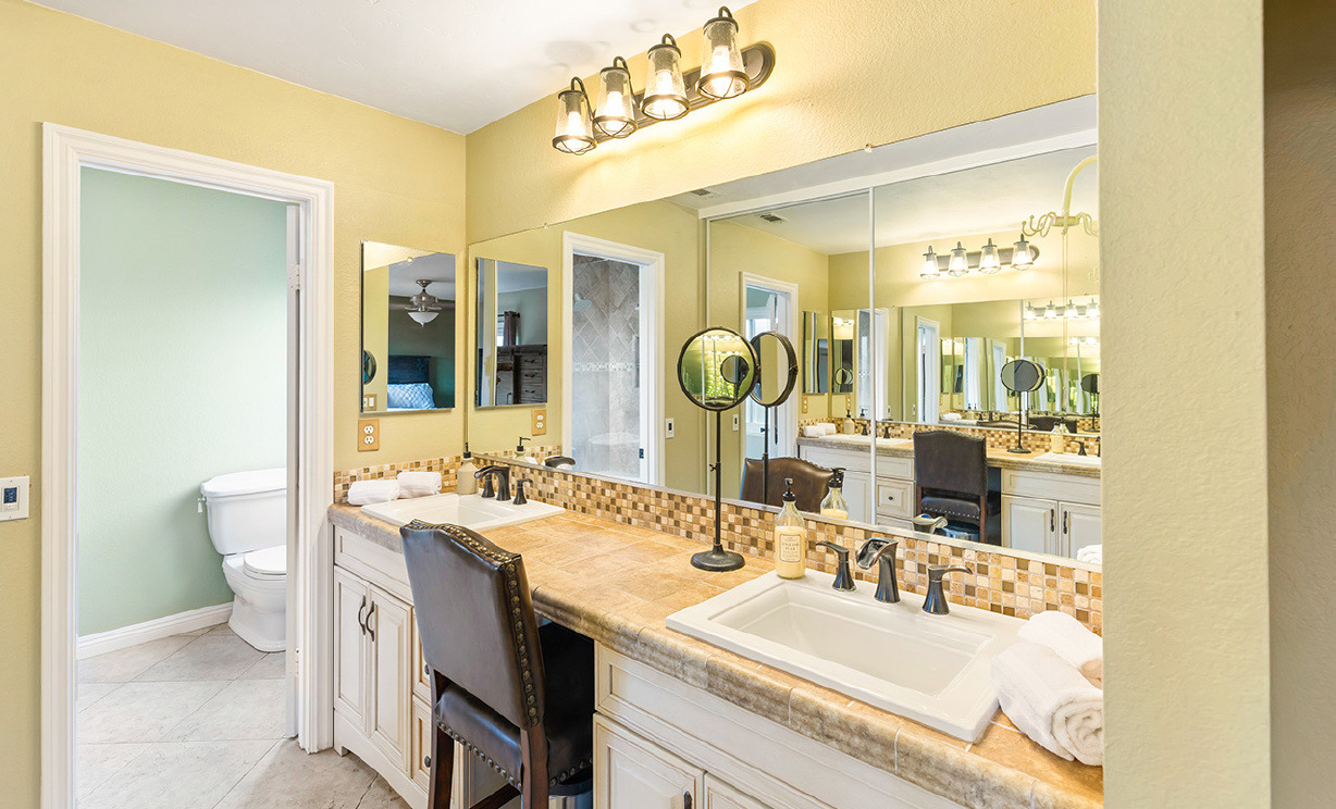 280 S Brookside Court, Anaheim Hills CA: 
