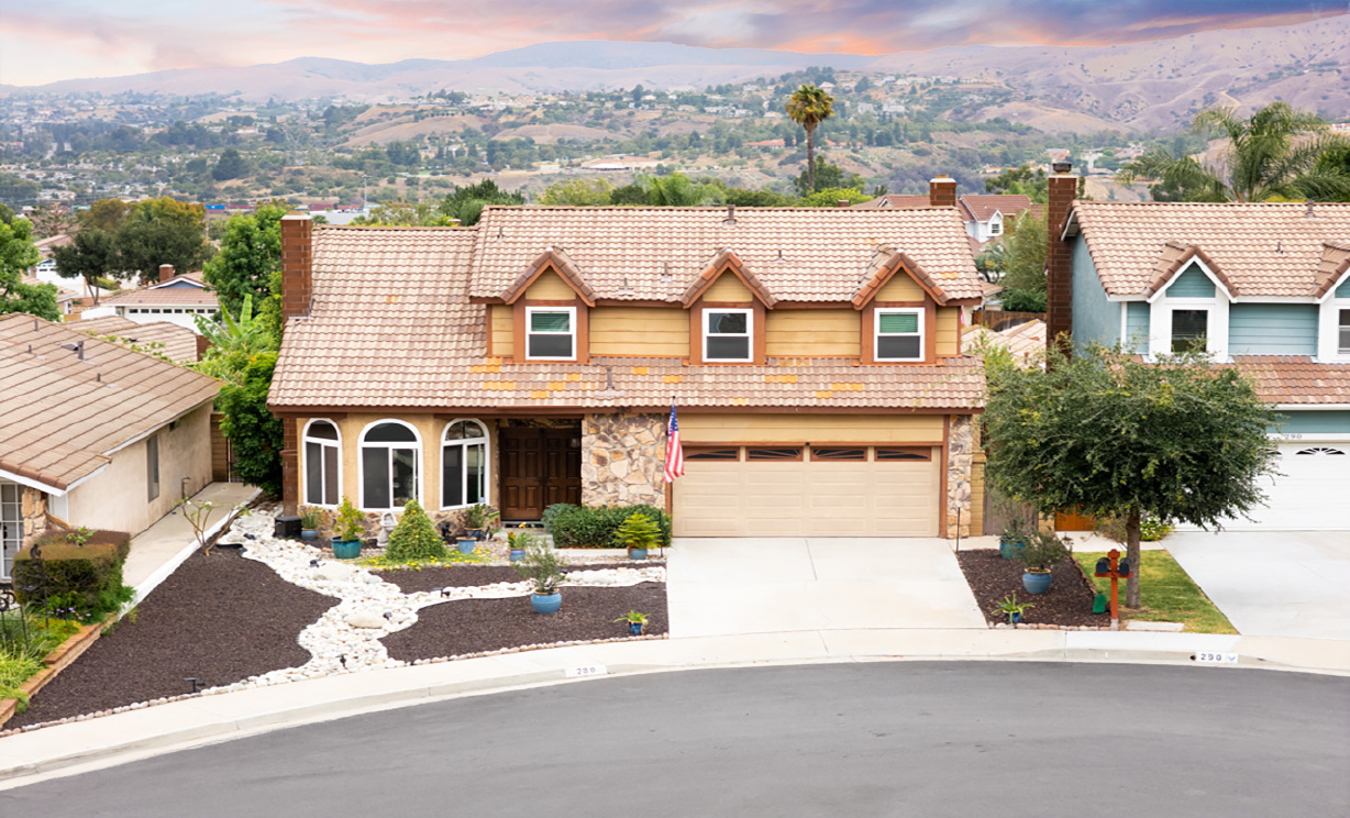 280 S Brookside Court, Anaheim Hills CA: 