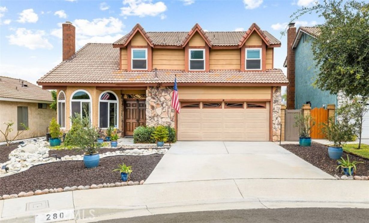 280 S Brookside Court, Anaheim CA: 