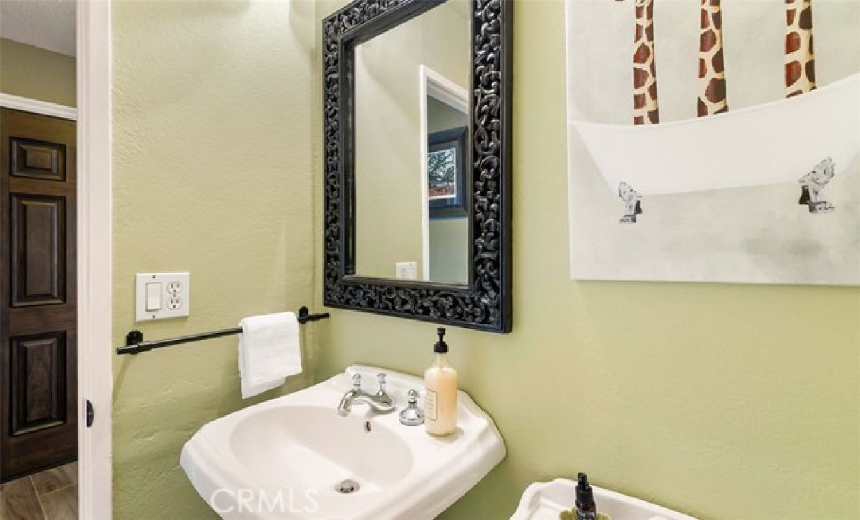 280 S Brookside Court, Anaheim CA: 