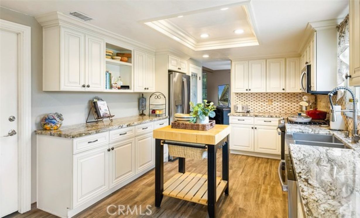 280 S Brookside Court, Anaheim CA: 