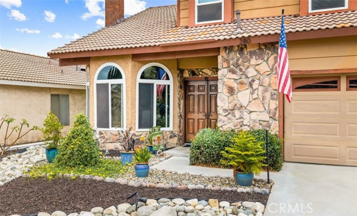 280 S Brookside Court, Anaheim CA: 
