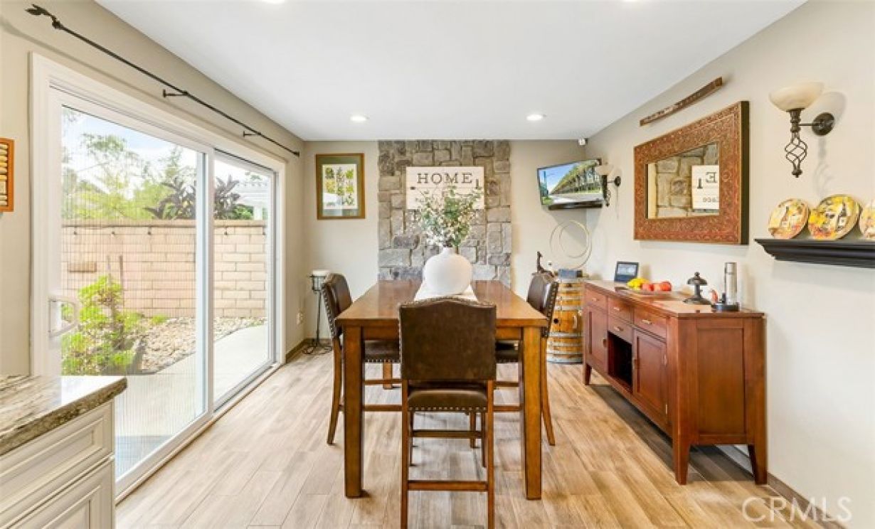 280 S Brookside Court, Anaheim CA: 
